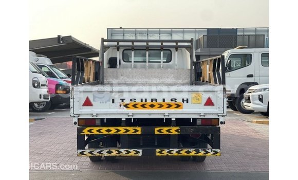 Ra Imported Mitsubishi Carisma funfun Ọkọ̀ in Import - Dubai ni Ashanti Ra Imported Mitsubishi Carisma funfun Ọkọ̀ in Import - Dubai ni Ashanti