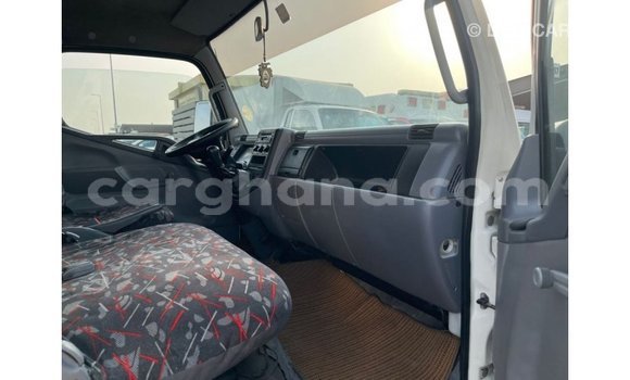 Ra Imported Mitsubishi Carisma funfun Ọkọ̀ in Import - Dubai ni Ashanti Ra Imported Mitsubishi Carisma funfun Ọkọ̀ in Import - Dubai ni Ashanti