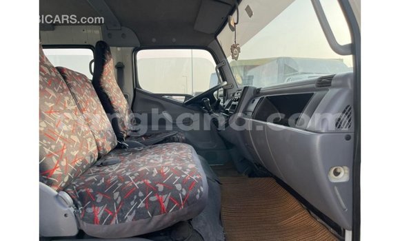 Ra Imported Mitsubishi Carisma funfun Ọkọ̀ in Import - Dubai ni Ashanti Ra Imported Mitsubishi Carisma funfun Ọkọ̀ in Import - Dubai ni Ashanti