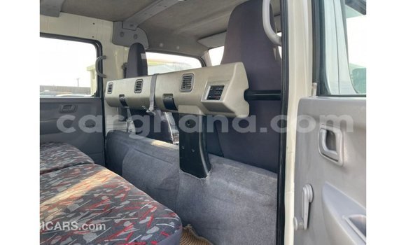 Ra Imported Mitsubishi Carisma funfun Ọkọ̀ in Import - Dubai ni Ashanti Ra Imported Mitsubishi Carisma funfun Ọkọ̀ in Import - Dubai ni Ashanti