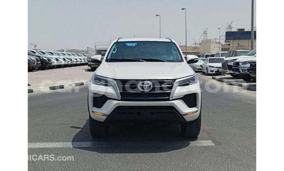 Ra Imported Toyota Fortuner funfun Ọkọ̀ in Import - Dubai ni Ashanti Ra Imported Toyota Fortuner funfun Ọkọ̀ in Import - Dubai ni Ashanti