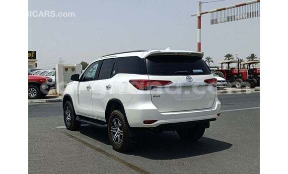 Ra Imported Toyota Fortuner funfun Ọkọ̀ in Import - Dubai ni Ashanti Ra Imported Toyota Fortuner funfun Ọkọ̀ in Import - Dubai ni Ashanti