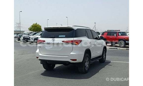 Ra Imported Toyota Fortuner funfun Ọkọ̀ in Import - Dubai ni Ashanti Ra Imported Toyota Fortuner funfun Ọkọ̀ in Import - Dubai ni Ashanti