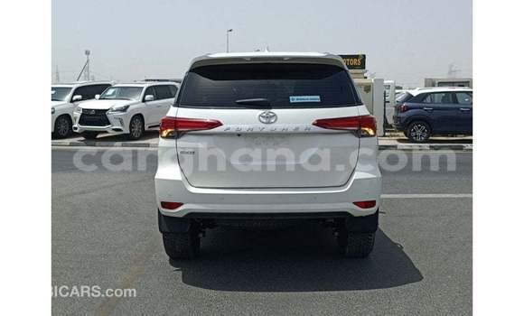 Ra Imported Toyota Fortuner funfun Ọkọ̀ in Import - Dubai ni Ashanti Ra Imported Toyota Fortuner funfun Ọkọ̀ in Import - Dubai ni Ashanti