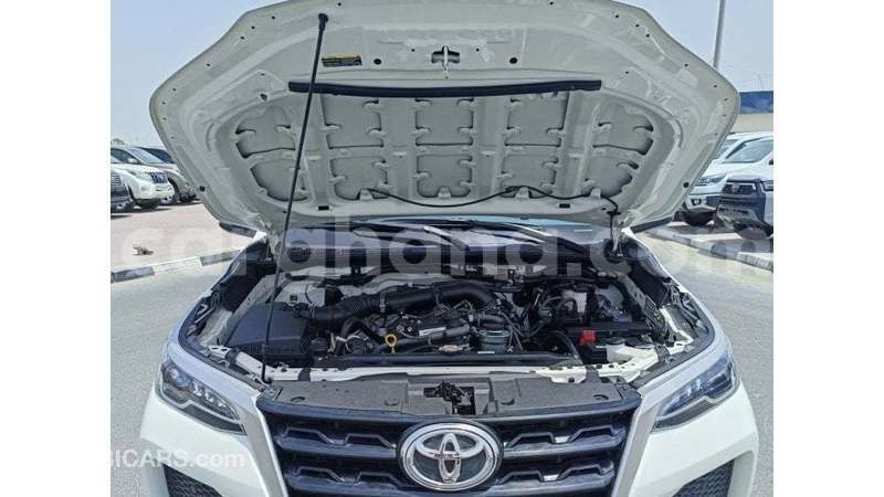 Big with watermark toyota fortuner ashanti import dubai 56524