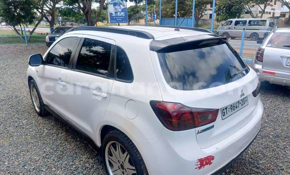 Sayi Na hannu Mitsubishi Outlander White Mota in Accra a Greater Accra Sayi Na hannu Mitsubishi Outlander White Mota in Accra a Greater Accra