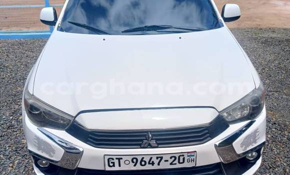 Sayi Na hannu Mitsubishi Outlander White Mota in Accra a Greater Accra Sayi Na hannu Mitsubishi Outlander White Mota in Accra a Greater Accra