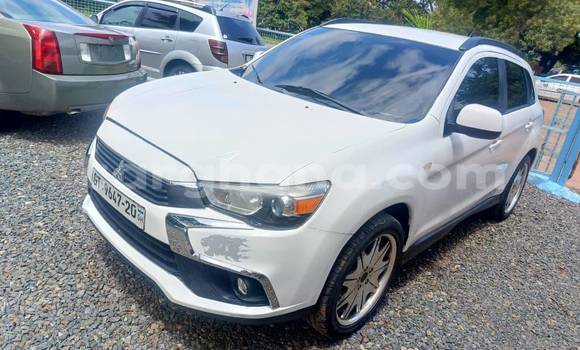 Sayi Na hannu Mitsubishi Outlander White Mota in Accra a Greater Accra Sayi Na hannu Mitsubishi Outlander White Mota in Accra a Greater Accra