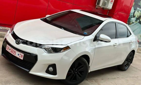 Sayi Na hannu Toyota Corolla White Mota in Accra a Greater Accra Sayi Na hannu Toyota Corolla White Mota in Accra a Greater Accra