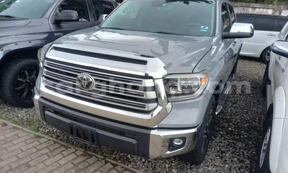 Sayi Na hannu Toyota Tundra Azurfa Mota in Accra a Greater Accra Sayi Na hannu Toyota Tundra Azurfa Mota in Accra a Greater Accra