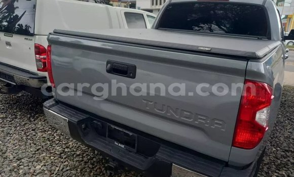 Sayi Na hannu Toyota Tundra Azurfa Mota in Accra a Greater Accra Sayi Na hannu Toyota Tundra Azurfa Mota in Accra a Greater Accra