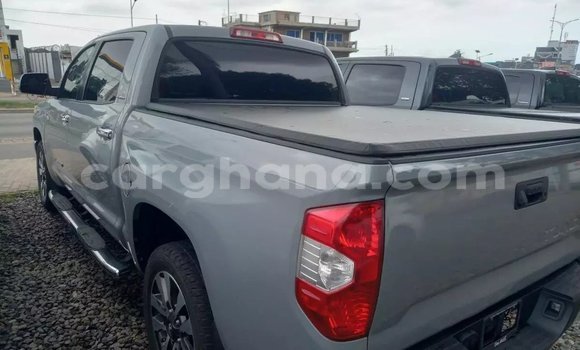 Sayi Na hannu Toyota Tundra Azurfa Mota in Accra a Greater Accra Sayi Na hannu Toyota Tundra Azurfa Mota in Accra a Greater Accra