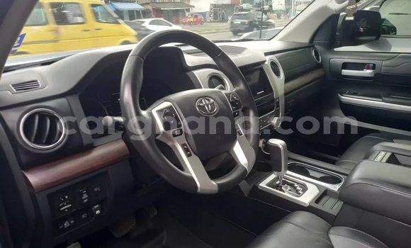 Sayi Na hannu Toyota Tundra Azurfa Mota in Accra a Greater Accra Sayi Na hannu Toyota Tundra Azurfa Mota in Accra a Greater Accra