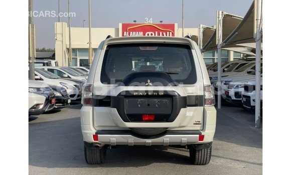 Sayi Imported Mitsubishi Pajero White Mota in Import - Dubai a Ashanti Sayi Imported Mitsubishi Pajero White Mota in Import - Dubai a Ashanti