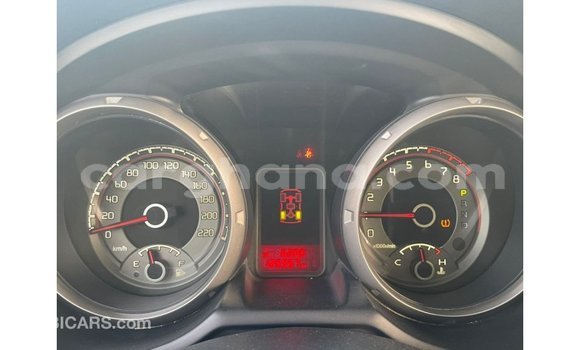 Sayi Imported Mitsubishi Pajero White Mota in Import - Dubai a Ashanti Sayi Imported Mitsubishi Pajero White Mota in Import - Dubai a Ashanti