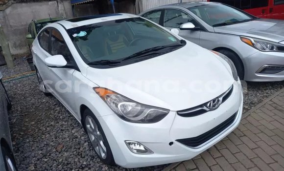 Sayi Na hannu Hyundai Elantra White Mota in Accra a Greater Accra