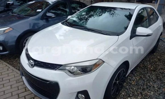 Sayi Na hannu Toyota Corolla White Mota in Accra a Greater Accra Sayi Na hannu Toyota Corolla White Mota in Accra a Greater Accra