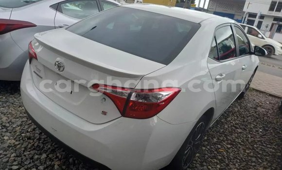 Sayi Na hannu Toyota Corolla White Mota in Accra a Greater Accra Sayi Na hannu Toyota Corolla White Mota in Accra a Greater Accra