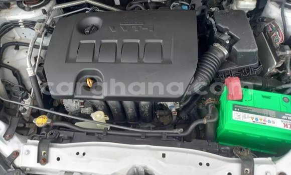 Sayi Na hannu Toyota Corolla White Mota in Accra a Greater Accra Sayi Na hannu Toyota Corolla White Mota in Accra a Greater Accra