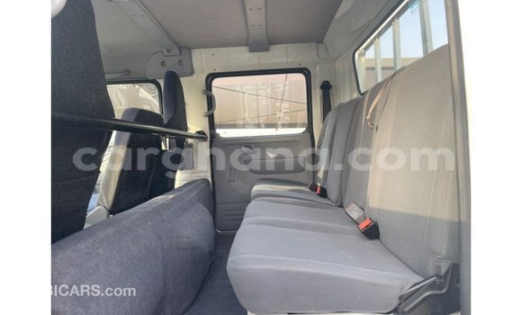 Ra Imported Mitsubishi Carisma funfun Ọkọ̀ in Import - Dubai ni Ashanti Ra Imported Mitsubishi Carisma funfun Ọkọ̀ in Import - Dubai ni Ashanti