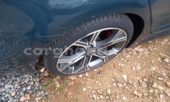 Buy Used Kia Stinger Green Car in Accra in Greater Accra Buy Used Kia Stinger Green Car in Accra in Greater Accra