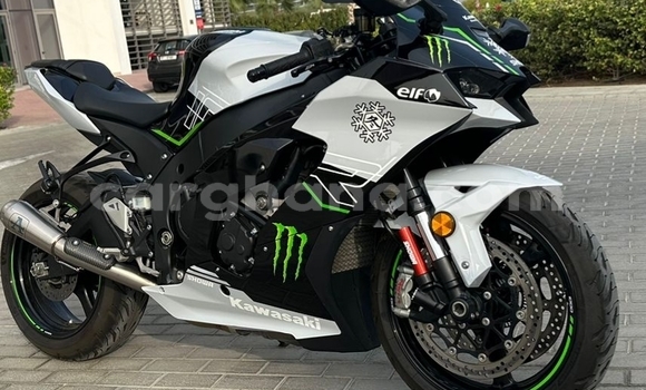 Sayi Na hannu Kawasaki Ninja ZX-10R White Motsi in Accra a Greater Accra