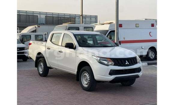 Sayi Imported Mitsubishi L200 White Mota in Import - Dubai a Ashanti Sayi Imported Mitsubishi L200 White Mota in Import - Dubai a Ashanti