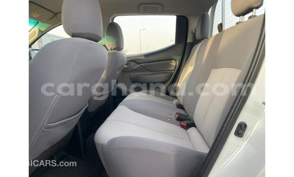 Sayi Imported Mitsubishi L200 White Mota in Import - Dubai a Ashanti Sayi Imported Mitsubishi L200 White Mota in Import - Dubai a Ashanti
