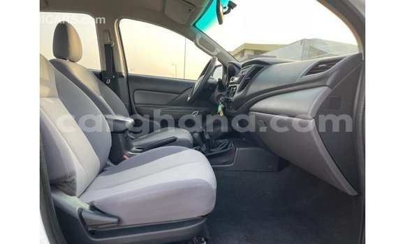 Sayi Imported Mitsubishi L200 White Mota in Import - Dubai a Ashanti Sayi Imported Mitsubishi L200 White Mota in Import - Dubai a Ashanti