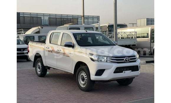Ra Imported Toyota Hilux funfun Ọkọ̀ in Import - Dubai ni Ashanti Ra Imported Toyota Hilux funfun Ọkọ̀ in Import - Dubai ni Ashanti