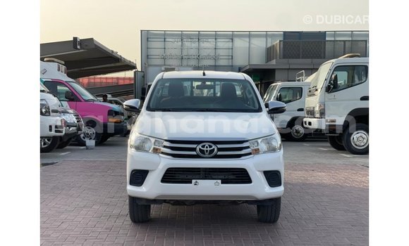 Ra Imported Toyota Hilux funfun Ọkọ̀ in Import - Dubai ni Ashanti Ra Imported Toyota Hilux funfun Ọkọ̀ in Import - Dubai ni Ashanti