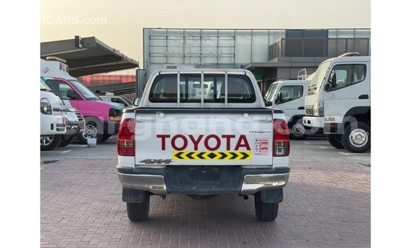 Ra Imported Toyota Hilux funfun Ọkọ̀ in Import - Dubai ni Ashanti Ra Imported Toyota Hilux funfun Ọkọ̀ in Import - Dubai ni Ashanti