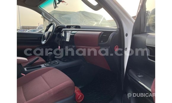 Ra Imported Toyota Hilux funfun Ọkọ̀ in Import - Dubai ni Ashanti Ra Imported Toyota Hilux funfun Ọkọ̀ in Import - Dubai ni Ashanti