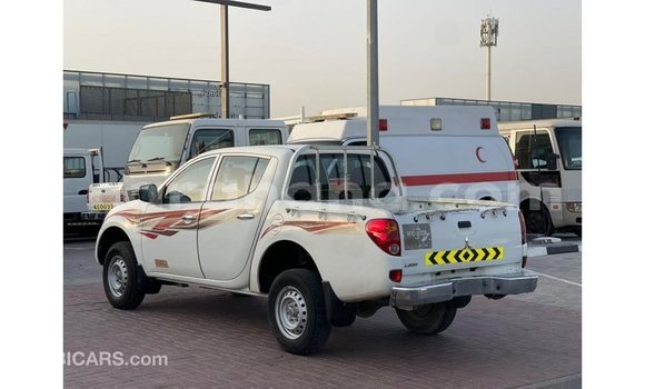 Ra Imported Mitsubishi L200 funfun Ọkọ̀ in Import - Dubai ni Ashanti Ra Imported Mitsubishi L200 funfun Ọkọ̀ in Import - Dubai ni Ashanti
