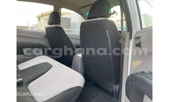 Ra Imported Mitsubishi L200 funfun Ọkọ̀ in Import - Dubai ni Ashanti Ra Imported Mitsubishi L200 funfun Ọkọ̀ in Import - Dubai ni Ashanti