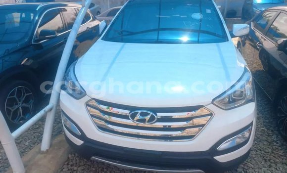 Ra Àlòkù Hyundai Santa Fe funfun Ọkọ̀ in Accra ni Greater Accra