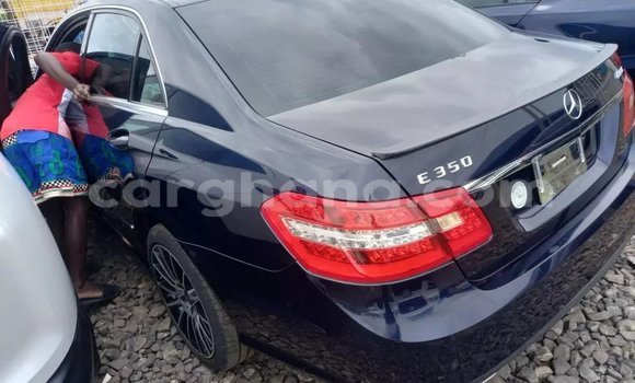 Ra Àlòkù Mercedes‒Benz C–Class Blue Ọkọ̀ in Accra ni Greater Accra Ra Àlòkù Mercedes‒Benz C–Class Blue Ọkọ̀ in Accra ni Greater Accra