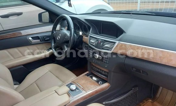 Ra Àlòkù Mercedes‒Benz C–Class Blue Ọkọ̀ in Accra ni Greater Accra Ra Àlòkù Mercedes‒Benz C–Class Blue Ọkọ̀ in Accra ni Greater Accra