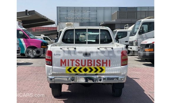 Ra Imported Mitsubishi L200 funfun Ọkọ̀ in Import - Dubai ni Ashanti Ra Imported Mitsubishi L200 funfun Ọkọ̀ in Import - Dubai ni Ashanti