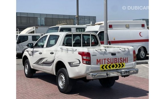 Ra Imported Mitsubishi L200 funfun Ọkọ̀ in Import - Dubai ni Ashanti Ra Imported Mitsubishi L200 funfun Ọkọ̀ in Import - Dubai ni Ashanti