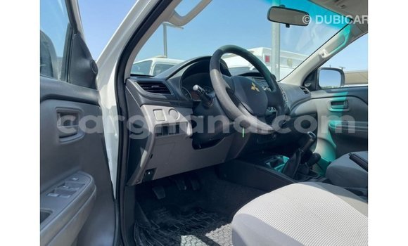 Ra Imported Mitsubishi L200 funfun Ọkọ̀ in Import - Dubai ni Ashanti Ra Imported Mitsubishi L200 funfun Ọkọ̀ in Import - Dubai ni Ashanti