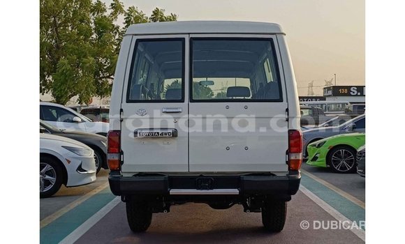 Buy Import Toyota Land Cruiser White Car in Import - Dubai in Ashanti Buy Import Toyota Land Cruiser White Car in Import - Dubai in Ashanti