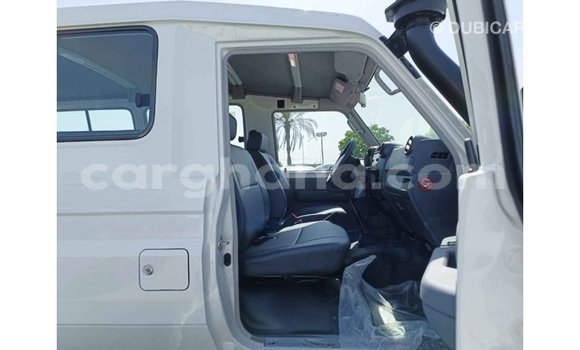 Buy Import Toyota Land Cruiser White Car in Import - Dubai in Ashanti Buy Import Toyota Land Cruiser White Car in Import - Dubai in Ashanti