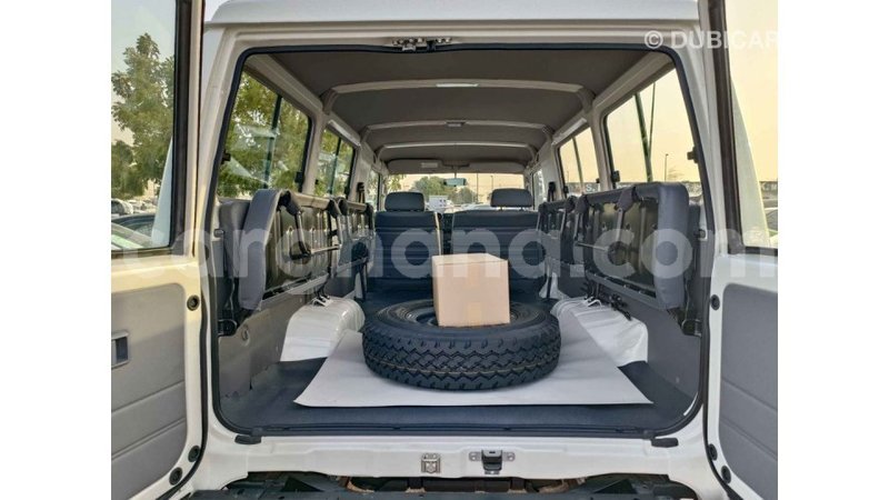 Big with watermark toyota land cruiser ashanti import dubai 56671