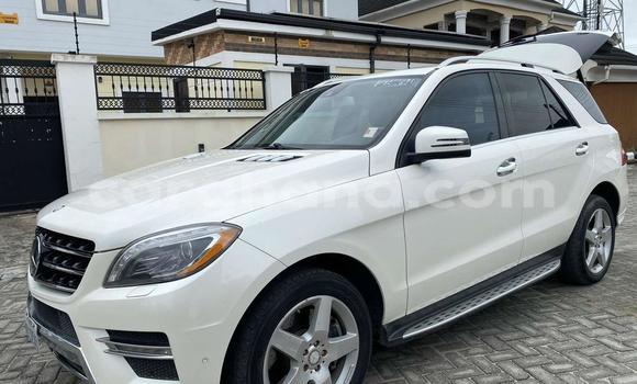 Ra Àlòkù Mercedes‒Benz GL–Class funfun Ọkọ̀ in Sekondi–Takoradi Metropolitan ni Oorun Ra Àlòkù Mercedes‒Benz GL–Class funfun Ọkọ̀ in Sekondi–Takoradi Metropolitan ni Oorun