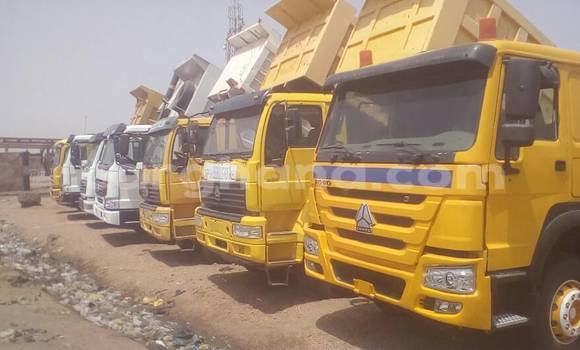Buy Used Howo Sinotruck Brown Truck in Sekondi in Western Buy Used Howo Sinotruck Brown Truck in Sekondi in Western