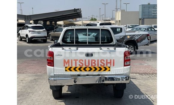 Sayi Imported Mitsubishi L200 White Mota in Import - Dubai a Ashanti Sayi Imported Mitsubishi L200 White Mota in Import - Dubai a Ashanti