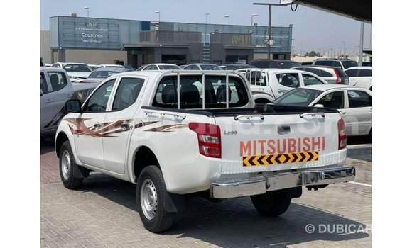 Sayi Imported Mitsubishi L200 White Mota in Import - Dubai a Ashanti Sayi Imported Mitsubishi L200 White Mota in Import - Dubai a Ashanti