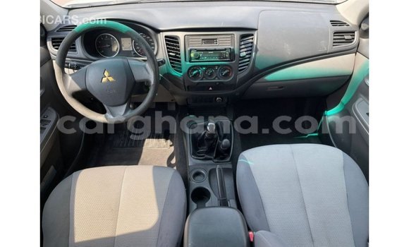 Sayi Imported Mitsubishi L200 White Mota in Import - Dubai a Ashanti Sayi Imported Mitsubishi L200 White Mota in Import - Dubai a Ashanti