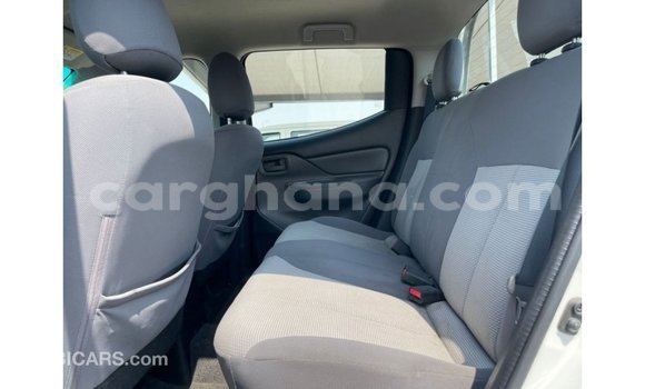 Sayi Imported Mitsubishi L200 White Mota in Import - Dubai a Ashanti Sayi Imported Mitsubishi L200 White Mota in Import - Dubai a Ashanti
